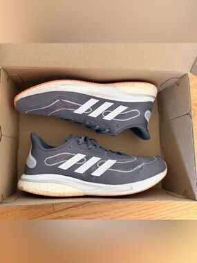 adidas Men’s Athletic Running Shoes, size 11